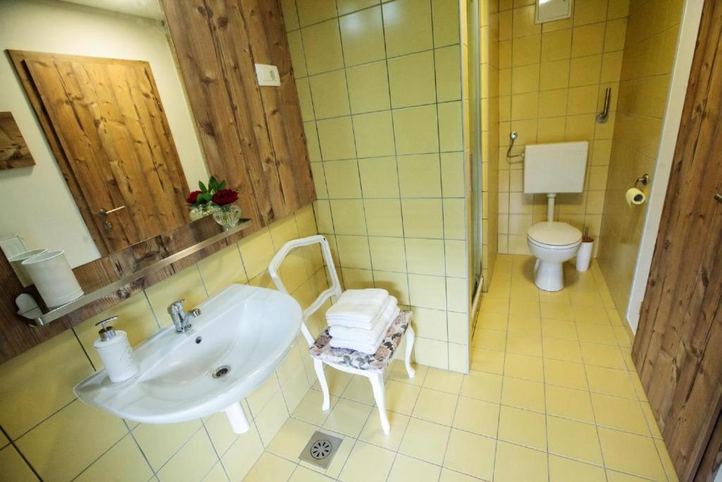 Hisa Poljana Rooms Prevalje Luaran gambar